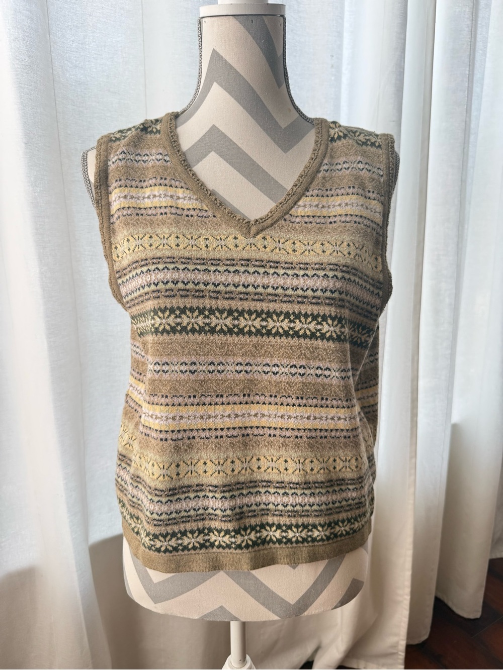 Vintage Liz Claiborne Fair Isle V-Neck Sweater Vest in Beige and Green